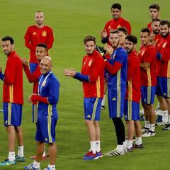 Diego Costa, en la jaula de los tres centrales italianos