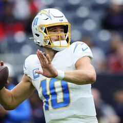 2025 NFL schedule arrives with controversy: Chiefs start with an advantage and the Chargers complain