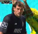 La cara de pánico de Casillas tras un error: lo salvó un compañero...