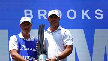 Golf - LIV Golf - Singapore - Sentosa Golf Club, Singapore - May 5, 2024 Smash GC's Brooks Koepka celebrates with the trophy after winning the LIV Golf Singapore REUTERS/Edgar Su