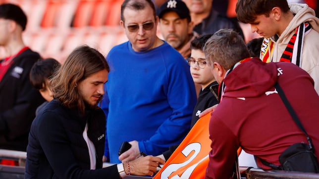 Oficial: Yarek traspasado al PSV