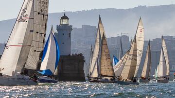 El fuerte viento impide el comienzo de las pruebas en el Abra