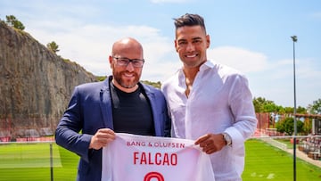 Admiración y respeto total: Falcao es homenajeado en Mónaco