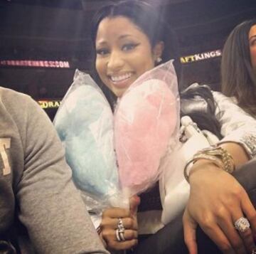 Nicki Minaj en el Philadelphia 76ers-Phoenix Suns.