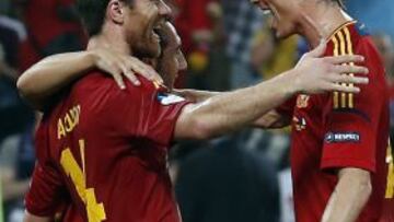 Torres pelea por el pichichi y Xabi Alonso también ha hecho dos goles.