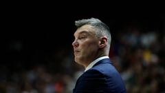 VALENCIA, SPAIN - DECEMBER 23: Sarunas Jasikevicius, Head Coach of FC Barcelona in action during the 2022-23 Turkish Airlines EuroLeague Regular Season Round 15 game between Valencia Basket and FC Barcelona at La Fonteta on December 23, 2022 in Valencia, Spain. (Photo by Juan Navarro/Euroleague Basketball via Getty Images)