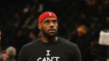 LeBron emul¨® el gesto de Rose: "No puedo respirar"