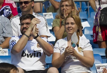 Gran ambiente en el Santiago Bernabéu. 