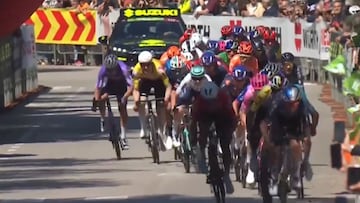 Egan Bernal ya es tercero de la general.