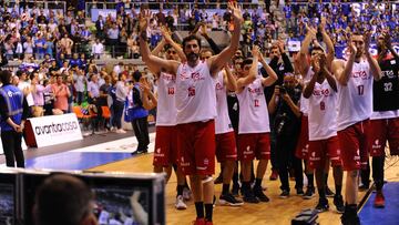 La plantilla bilbaína, tras el último partido en Burgos