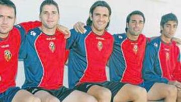 <b>REGRESAN. </b>Luque, Jiménez, Cristian Diáz, Curro y Raúl Sánchez, posan para AS.