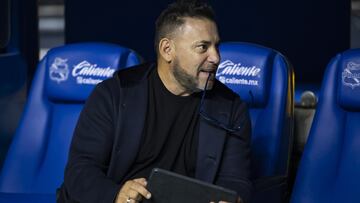 <br><br>
(I-D), Rica
Antonio Mohamed Director Tecnico de Pumas durante el partido Puebla vs Pumas UNAM, correspondiente a la Jornada 09 del Torneo Apertura 2023 de la Liga BBVA MX, en el Estadio Cuauhtemoc, el 22 de Septiembre de 2023.