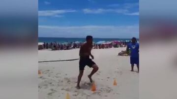 Si no le dejan en la cancha, trabaja en la playa: Guerrero, a tope