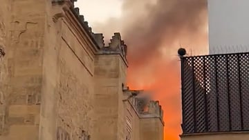La Policía da por controlado el incendio de la Mezquita de Córdoba