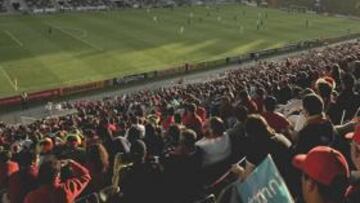 <b>SIN FONDOS. </b>El Estadio Municipal de Braga no tiene fondos. En uno de ellos,el de la izquierda en la imagen, la grada se une con una ladera.