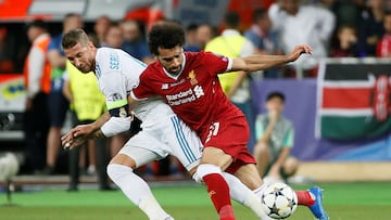 Lance de Sergio Ramos con Salah en la final de la Champions de 2022 donde acabó el egipcio lesionado.