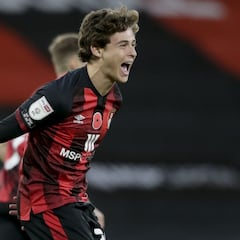 El Atlético ha seguido de cerca a Rodrigo Riquelme en Inglaterra