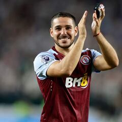 Emery encuentra a su primer héroe