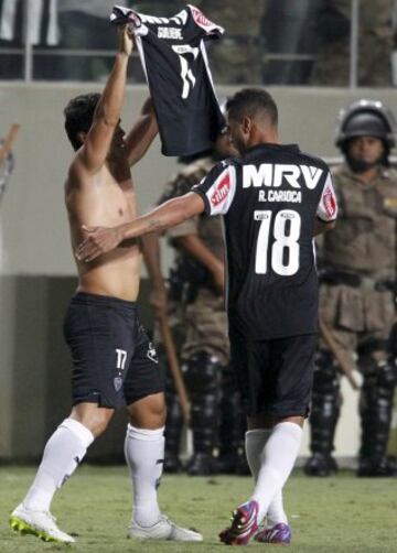 Imágenes de la intensa lucha de Santa Fe ante Mineiro