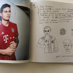 James recibe libro especial en la previa del Bayern-Liverpool