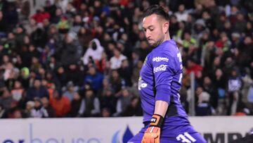 Iván Vázquez Mellado cobró de buena forma un tiro libre cerca del área, pero su balón angulado fue desviado por el defensor para evitar el empate.