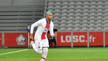 Paris' forward Kylian MbappxE9 comes into play during the French L1 football match between LOSC Lille and Paris Saint-Germain, at the Pierre-Mauroy stadium in Villeneuve-d'Ascq, on December 20, 2020. (Photo by DENIS CHARLET / AFP)