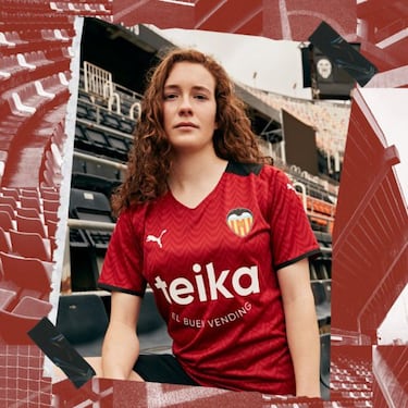 Así son las nuevas camisetas del Valencia con Gayà como protagonista