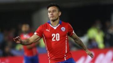 Charles Aránguiz suma dos goles con Chile en la Copa América. Su buena actuación convenció a los veedores europeos.