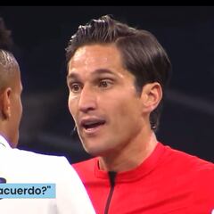 El Clásico referee Munuera caught telling Militao: “Vinicius grabs him by the neck, it’s a red”