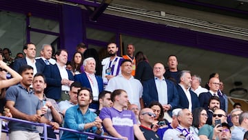 Valladolid 26/5/2024. 41 Jornada de la Liga HIPERMOTION. Real Valladolid CF - Villarreal CF B.
Palco con Ronaldo al frente
Photogenic Miguel Angel Santos