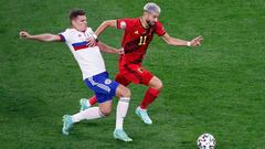 Carrasco desborda a Zobnin en el B&eacute;lgica-Rusia de la Eurocopa, jugado el s&aacute;bado.