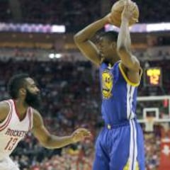 Los Lakers tiene plan B si Kevin Durant falla: Barnes y Ezeli