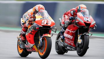 Dovizioso mano a mano con Marquez antes de hacerse con la victoria en el GP de Austria de 2019.