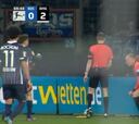 La reacción de los jugadores del Bochum tras el vasazo al línier de sus fans que se ha hecho TT