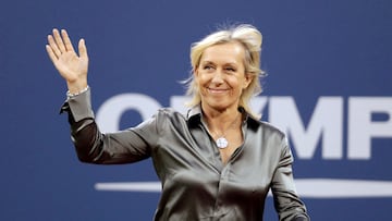 La extenista Martina Navratilova se encuentra en una lucha contra dos tipos de cáncer: mama y garganta, aunque confía en salir avante de la batalla.