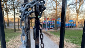 Closed entrance to a playground is pictured, as the spread of the coronavirus disease (COVID-19) continues, in New York City, U.S., April 2, 2020. REUTERS/Soren Larson