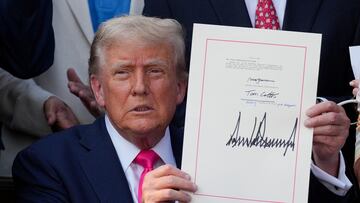 Donald Trump firma el "One Big Beautiful Bill Act," en la Casa Blanca