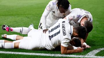 VILLARREAL, SPAIN - JANUARY 19: Daniel Ceballos player of Real Madrid celebrates with his teammates after scoring a goal at Estadio de la Ceramica on January 19, 2023 in Villarreal, Spain. (Photo by Helios de la Rubia/Real Madrid via Getty Images)