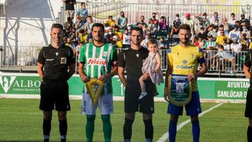 Dani G¨¹iza. con el Sanluque?o en un partido contra el C¨¢diz B.