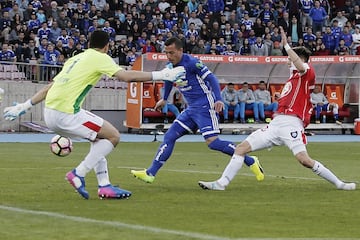 Las postales del choque entre la U y Huachipato