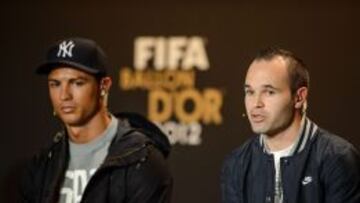 Cristiano e Iniesta, en el Balón de Oro 2012.