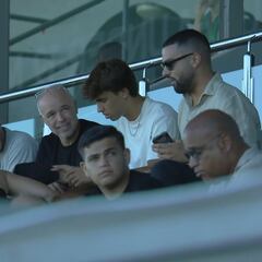 Hugo Félix, estrella de Portugal Sub-19 con João en la grada