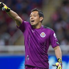 Chivas tiene en suspenso la compra de Rodolfo Cota