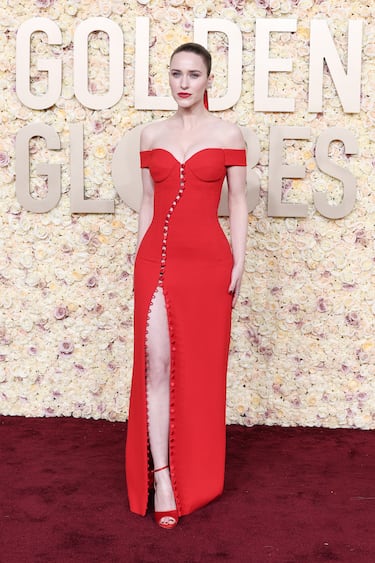 Rachel Brosnahan durante la alfombra roja de la 81ª edición de los Globos de Oro que se ha celebrado en el Beverly Hilton de Los Ángeles.