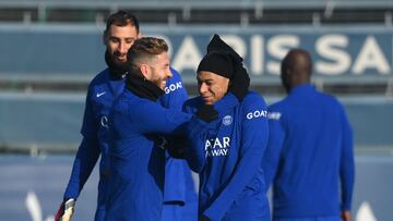 Sergio Ramos y Mbappé, en el entrenamiento de ayer con el PSG.