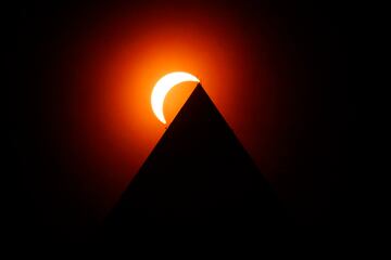 El 8 de abril, Amrica del Norte vivi un eclipse solar total que no volver a repetirse hasta el 2044. En la foto, se ve el fenmeno sobre el Monumento a Washington, en Washington, DC. Estados Unidos. 