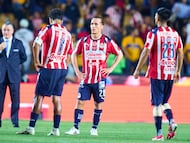 Chivas en el juego contra Tigres.