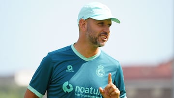 José Alberto, entrenador del Racing.