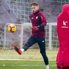 La esperada llegada de Remiro al Huesca toma forma