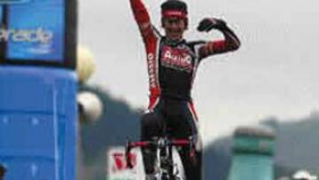 <b>LA FUGA.</B> Pellizoti ganó a su compañero de escapada Nicki Sorensen.